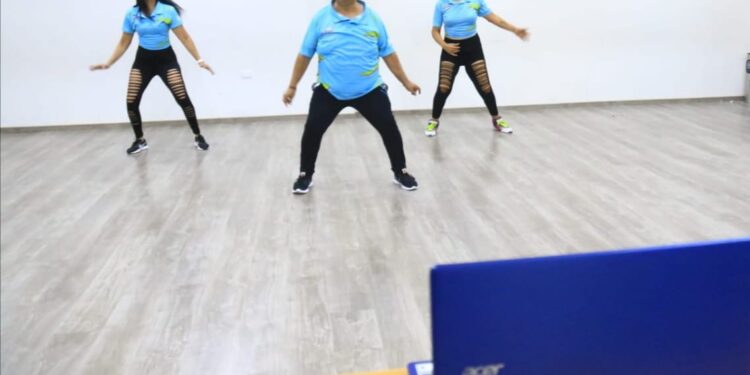 Transmite Gobierno de Victoria clases de zumba en línea