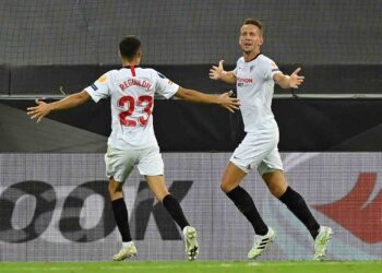 Sevilla a final de Europa League, derrota 2-1 a Manchester