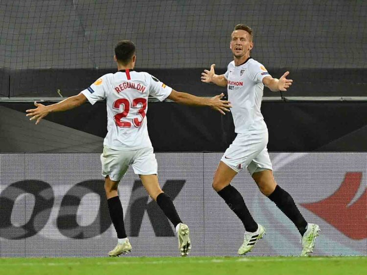 Sevilla a final de Europa League, derrota 2-1 a Manchester
