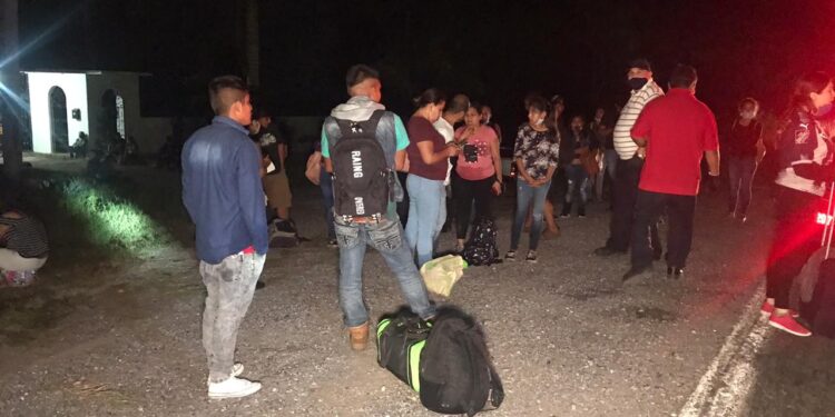 Vuelca autobús de Transpaís en ruta Mante-Llera; 10 heridos