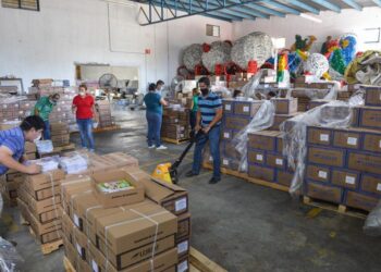 Avanza entrega de libros de apoyo en Nuevo Laredo