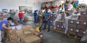 Avanza entrega de libros de apoyo en Nuevo Laredo