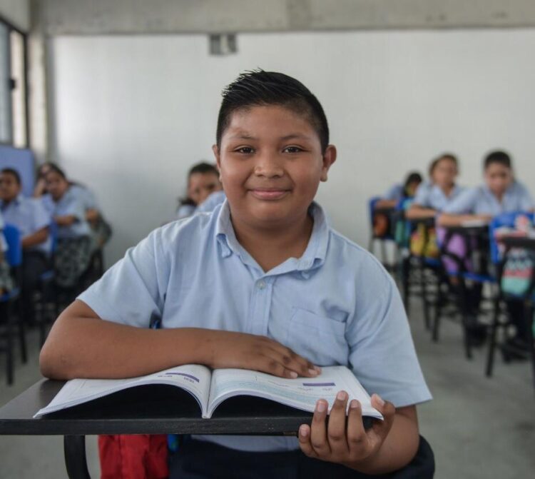 Alista Municipio entrega  de libros de apoyo