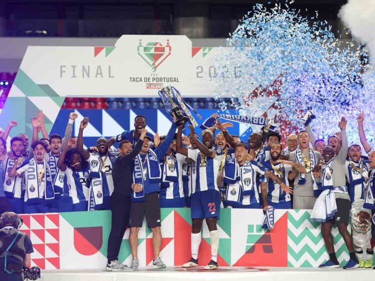 Porto y ‘Tecatito’ conquistan el doblete en Portugal