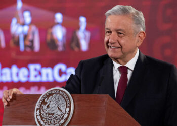 Si vacuna rusa contra COVID-19 funciona, me la aplicaría: AMLO