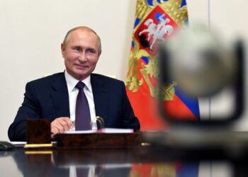 Rusia prometió producir 2 millones de vacunas contra coronavirus por mes