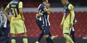 Rayados le pega 3-1 al América en el Azteca