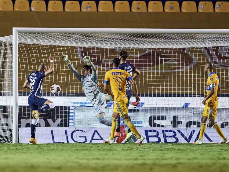Pumas empata de último minuto 1-1 a Tigres