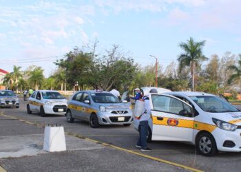 Realizan campaña de sanitización de transporte público en Tampico