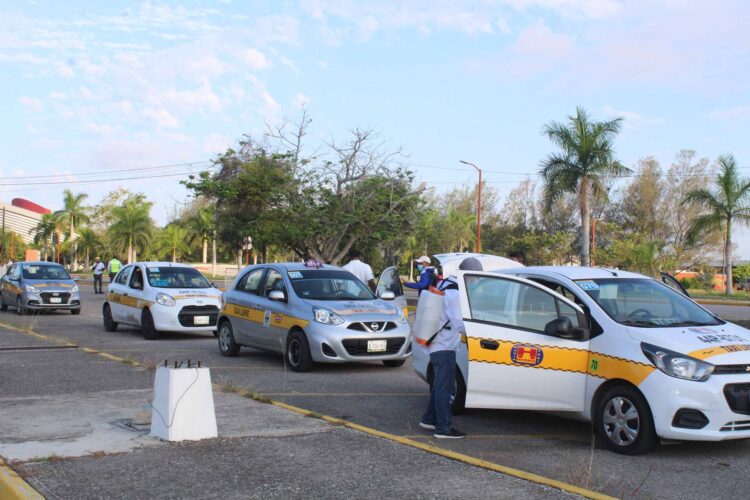 Realizan campaña de sanitización de transporte público en Tampico