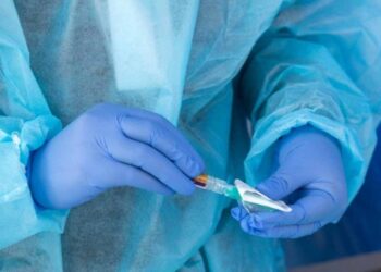 Vacuna contra covid podría estar lista para producirse en noviembre