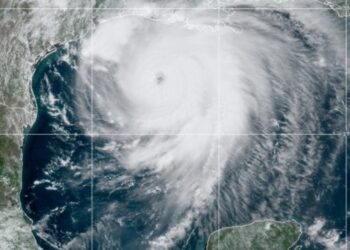 Huracán ‘Laura’ cerca de categoría 5; advierten catástrofe en Texas y Luisiana