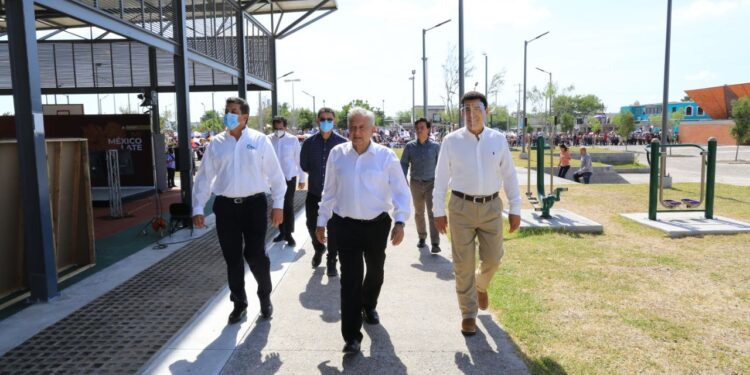 Entrega AMLO en Matamoros obras por 482 MDP en beneficio de la gente pobre