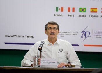 Inaugura Rector conversatorio sobre derechos de los universitarios