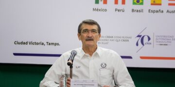 Inaugura Rector conversatorio sobre derechos de los universitarios