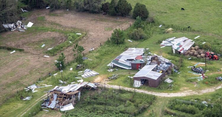 Suman 14 muertos por huracán ‘Laura’ en EU