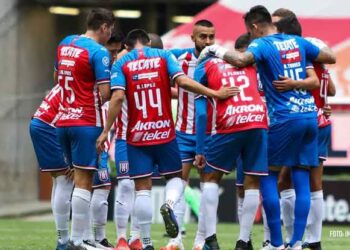 Ricardo Peláez confirma “sanción económica fuerte” por indisciplinas en Chivas