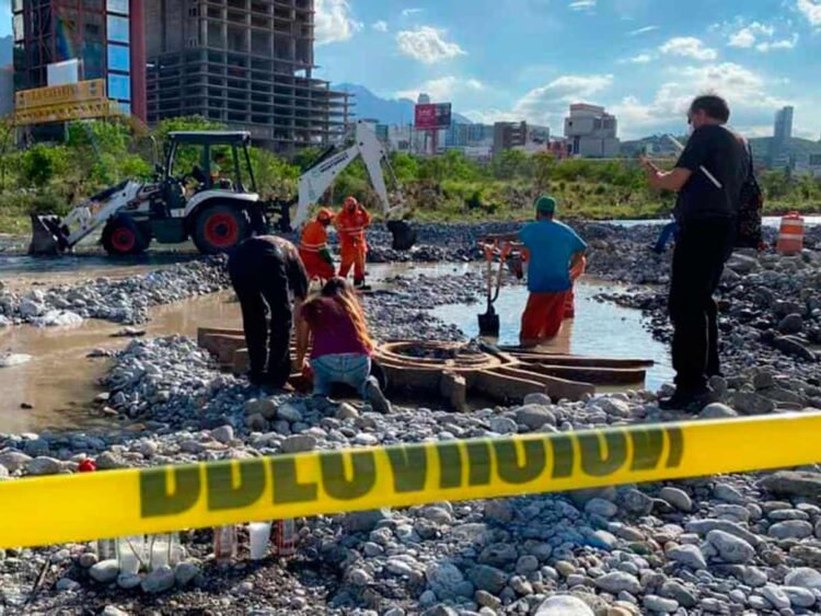 Van al rescate de Virgen en el Río Santa Catarina