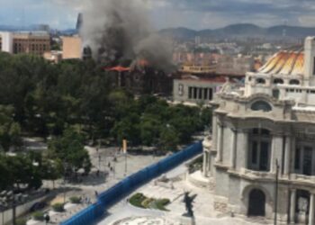 Reportan incendio en iglesia de Santa Veracruz en Centro Histórico de CDM