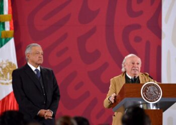 Víctor Manuel Toledo renuncia a la SEMARNAT