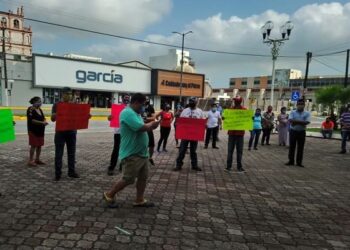 Comerciantes exigen reapertura total del centro de Madero.