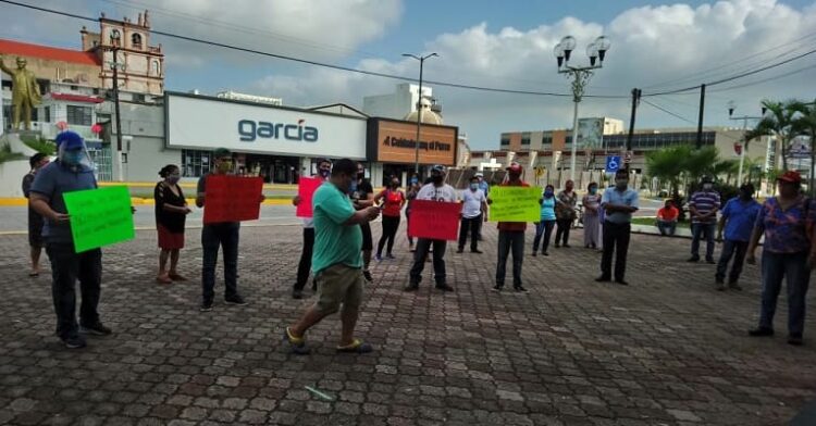 Comerciantes exigen reapertura total del centro de Madero.