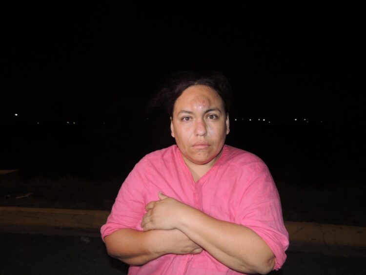 Militares golpean a pareja; la mujer está embarazada