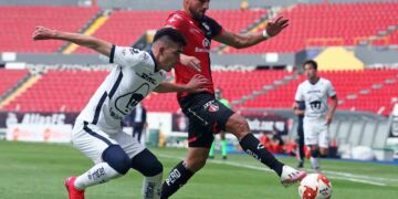 Pumas de UNAM se impone 2-1 a Rojinegros de Atlas