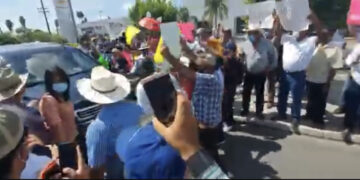 Sorgueros interceptan a AMLO