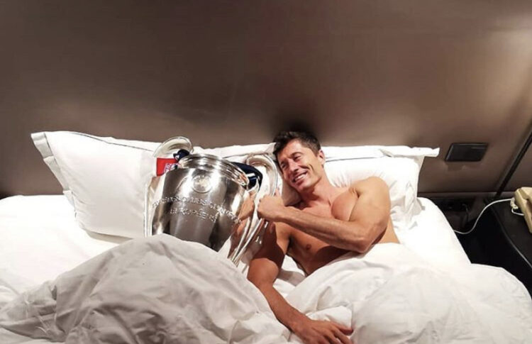 La mejor noche de Lewandowski: ¡Durmió con la Champions!