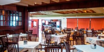 Restaurantes con promociones buscan sobrevivir