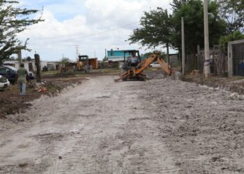 Logra Mario López 64 mdp para 26 obras de pavimentación en Matamoros