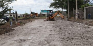 Logra Mario López 64 mdp para 26 obras de pavimentación en Matamoros
