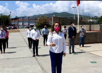 Personal del IMSS rinde homenaje a quienes han fallecido por COVID-19