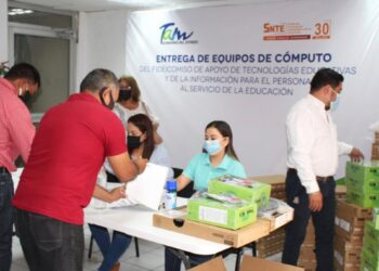 Distribuyen 2 mil 182 equipos de  cómputo para maestros de Tamaulipas