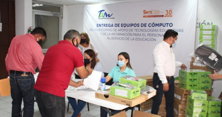 Distribuyen 2 mil 182 equipos de cómputo para maestros de Tamaulipas
