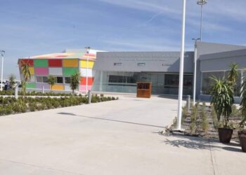 Exigen a burócratas pagos mensuales pendientes para inscribir a hijos en CENDIS