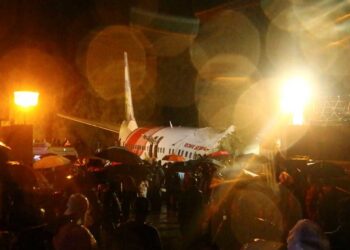 Al menos 17 muertos tras accidente de avión en India