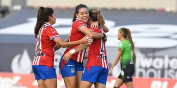 Chivas Femenil golea a Juárez en el inicio de la Liga MX Femenil