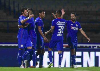 Cruz Azul  vence 2-0  al León en el CU