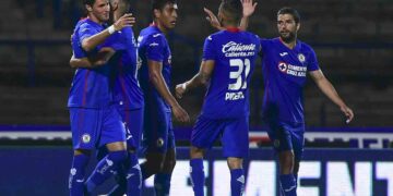 Cruz Azul  vence 2-0  al León en el CU