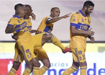 Tigres sufre, pero vence al Puebla y duerme como líder del Apertura 2020