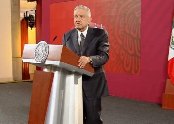 Expresidente Calderon y Peña y todos los mencionados en caso Lozoya tienen que declarar: AMLO