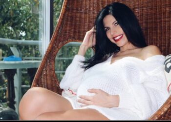 África Zavala dio a luz a su primer hijo