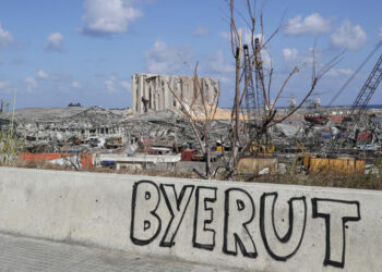 Renuncia todo el gabinete del Gobierno de Líbano tras explosión en Beirut