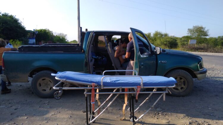 Ebrio cae de moto y se lesiona