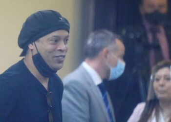 Ronaldinho es puesto en libertad tras cinco meses detenido en Paraguay