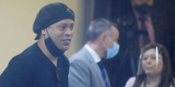 Ronaldinho es puesto en libertad tras cinco meses detenido en Paraguay