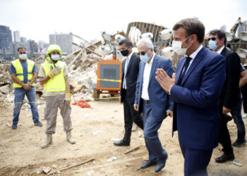 Beirut cuenta sus muertos y recibe a Macron, que promete ayuda y pide “reformas”