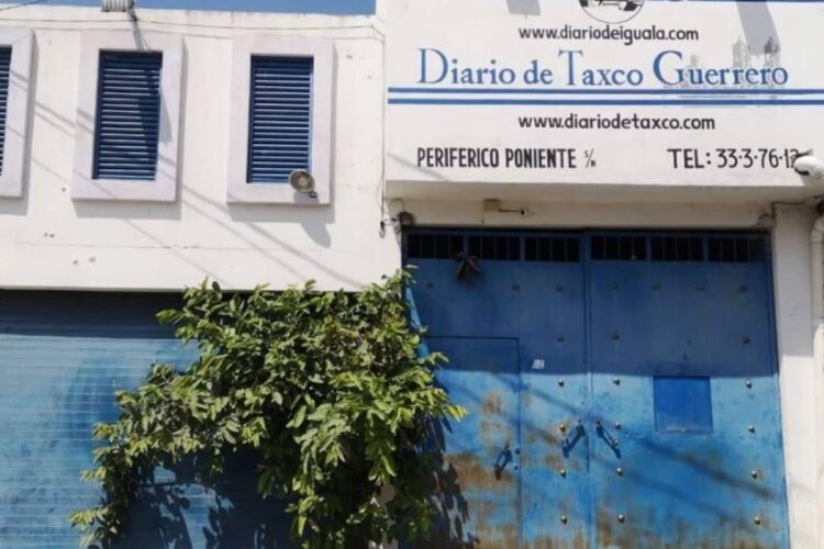 Balean instalaciones del Diario de Iguala en Guerrero